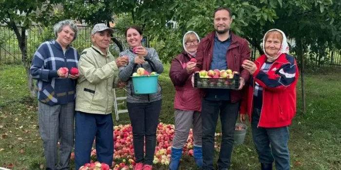 83-летний житель Альметьевска отправил урожай яблок в зону СВО