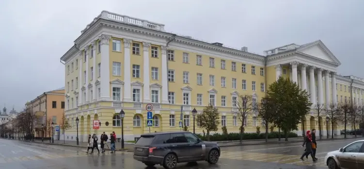 В Казани в здании химического факультета КФУ во время занятия рухнул потолок