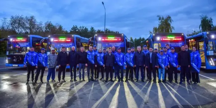 Новые автобусы вышли на маршрут № 9 в Набережных Челнах
