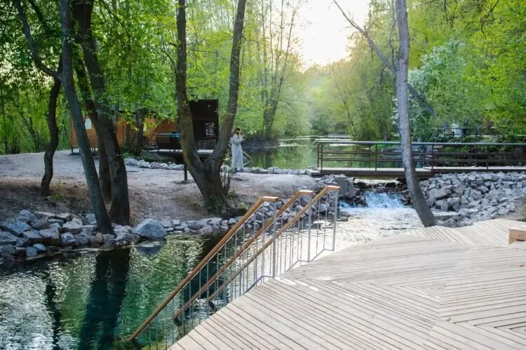 Парковку и дорожки у «Голубых озер» ждёт капитальное обновление