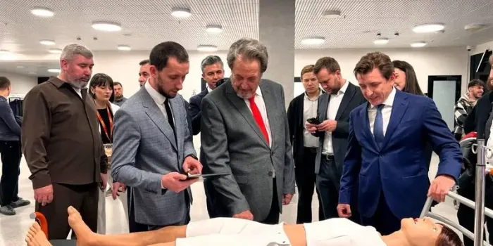 Отец Илона Маска прибыл в Казань и встретится с ИТ-сообществом Татарстана