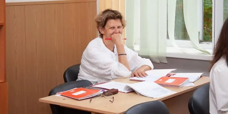 Нашли мертвой в отеле: в Казани известная учительница умерла в день своего р