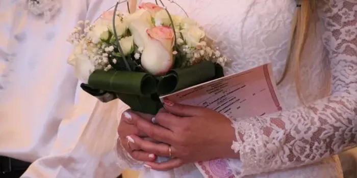 Места на красивые даты еще есть: в Казани открыта запись на свадьбы до осени 2026 года