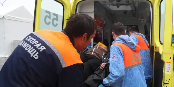 Пожар в Нижнекамске: спасатели вынесли женщину из горящей квартиры