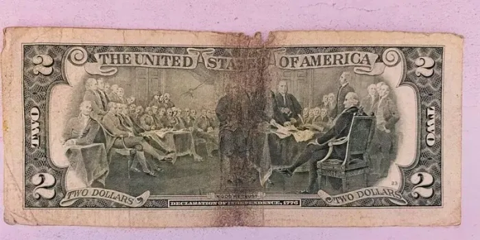 В Набережных Челнах продают двухдолларовую купюру за 1,9 миллиона рублей