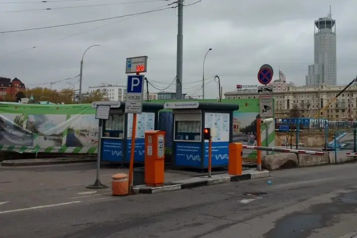 В Казани тысячи водителей избежали штрафов благодаря обновлённой системе парковки