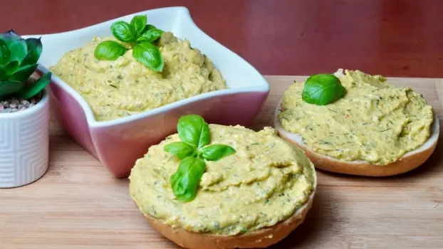 «Римские каникулы»: быстрая итальянская намазка на хлеб — язык можно проглотить