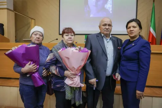 В Альметьевске почтили память героев СВО