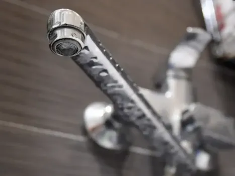 В Казани отключили воду из-за аварии на водопроводе: ремонт обещают завершить к полуночи