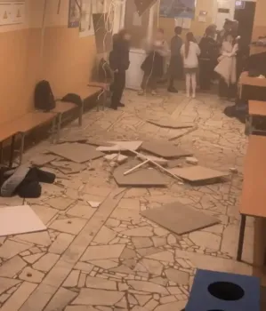 В Казани обрушился потолок в гимназии №&thinsp;37