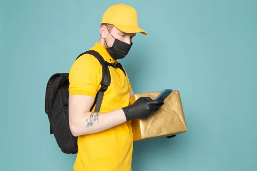 Курьеры нарасхват: в Татарстане резко увеличилось число вакансий