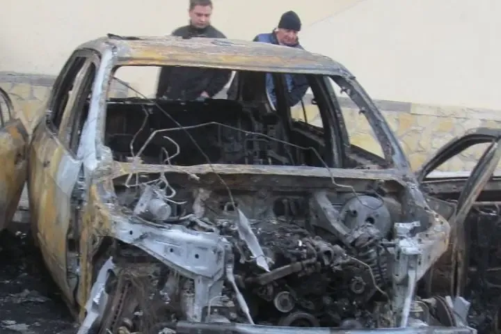 В Казани вынесли приговор мужчине за поджог трех иномарок во дворе жилого дома