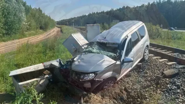 В Елабужском районе поезд снес легковушку: водитель погиб