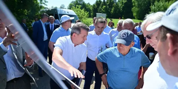 Глава Татарстана Рустам Минниханов посетил оздоровительный лагерь «Звездный» в Набережных Челнах