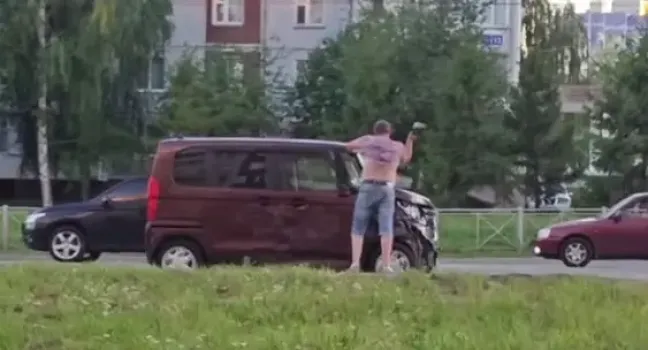 В Казани мужчина поджег автомобиль женщины за отказ поговорить
