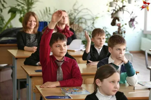 В Татарстане предложили ежегодно выплачивать родителям школьников по 20 тысяч рублей перед учебным годом
