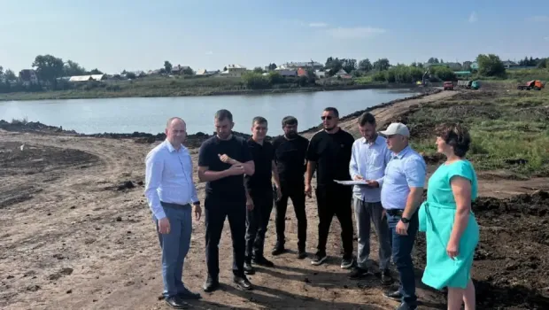 В Лаишевском районе завершают очистку нижнего пруда в Державино