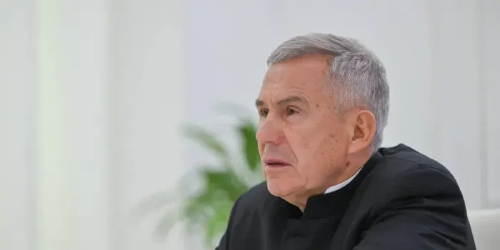 Минниханов поручил главам районов решить проблему нехватки учителей
