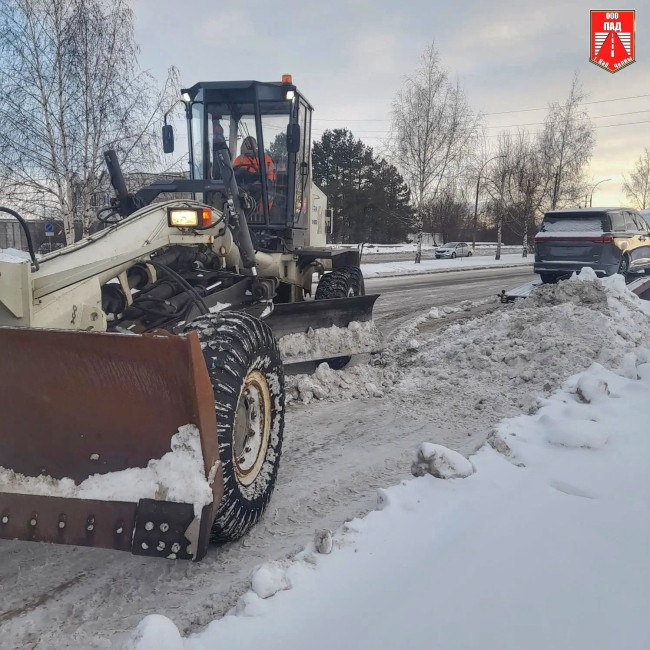 Сотрудники ПАД работали всю новогоднюю ночь над уборкой снега в Набережных Челнах