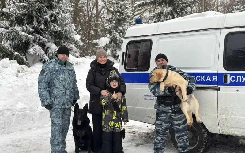 Полицейские Казани исполнили мечту мальчика об экскурсии в кинологический центр