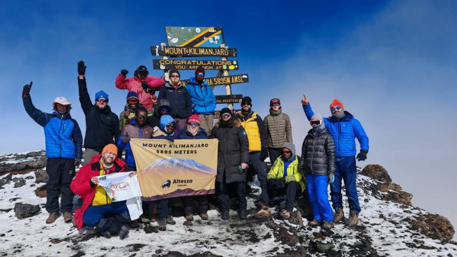 Флаг Набережных Челнов на вершине Килиманджаро: восхождение депутата Минегалиева
