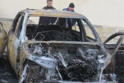 В Набережных Челнах сгорел автомобиль во время прогрева