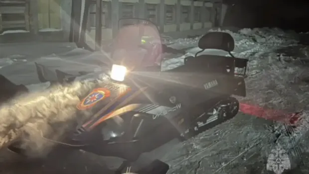 Спасатели вытащили мужчин с льда Камы после поломки снегохода