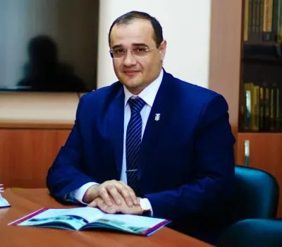 Ректор КФУ представил нового директора Набережночелнинского филиала института