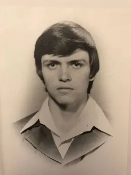 Мэр Набережных Челнов поздравил студентов с Татьяниным днем, опубликовав свое фото 1981 года