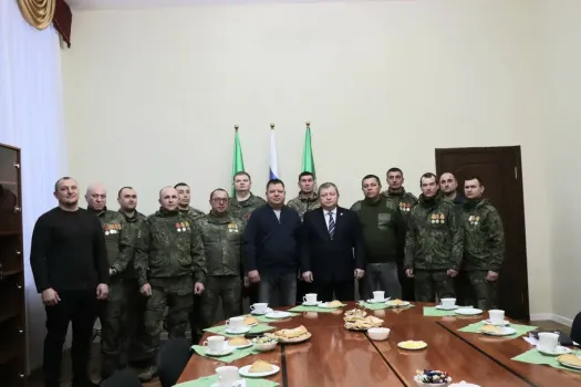 В Нурлате глава района встретился с бойцами спецоперации в отпуске