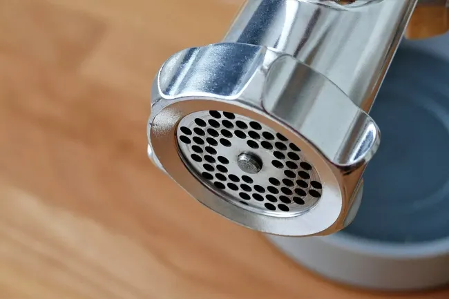 Заточка ножа мясорубки за 2 минуты: простой способ вернуть остроту