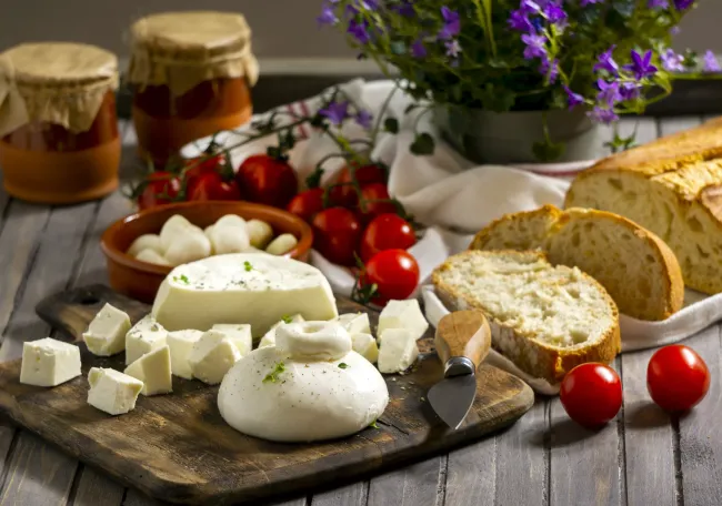 Сыр из ряженки за 5 часов: просто, вкусно и экономно