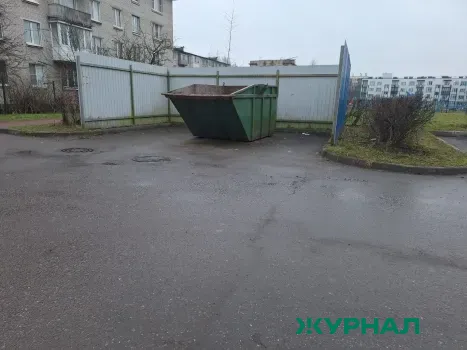 В Набережных Челнах демонтировали контейнеры для раздельного сбора мусора