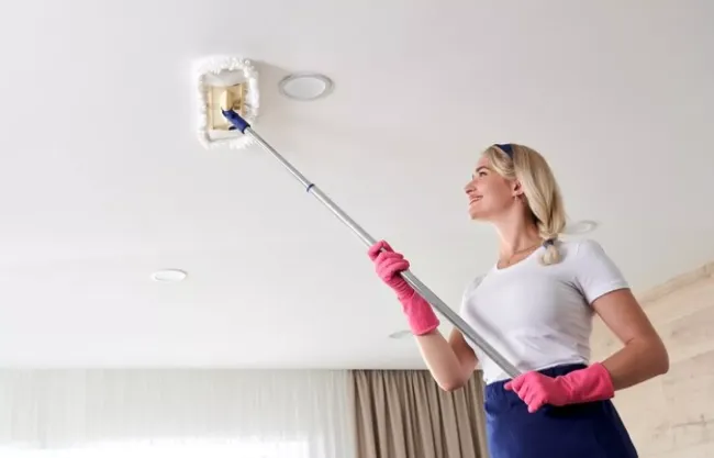 Как правильно мыть натяжные потолки: простые советы для блестящего результата