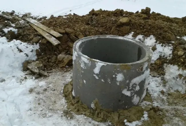 Очистка выгребной ямы: как избавиться от ила за 3−6 часов с помощью химикатов