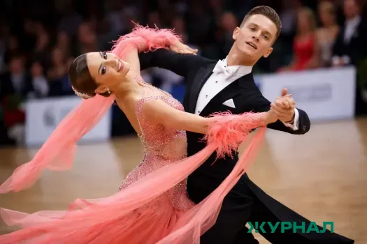 Кадетский бал прошел в Нижнекамске с участием школьниц в нарядах XIX века