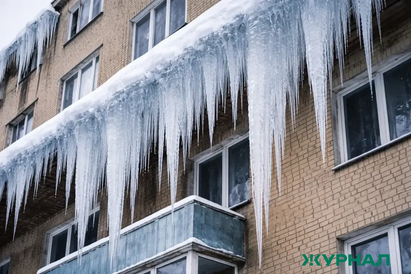 Сосульки угрожают безопасности жителей в Набережных Челнах