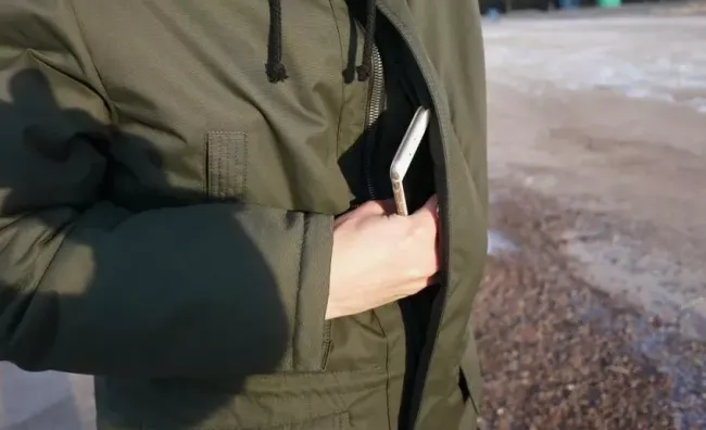 Как сохранить заряд телефона зимой: 30 минут адаптации после морозов