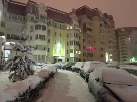 Оттепель в Татарстане увеличила риск схода снега и льда с крыш