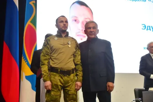 Минниханов наградил жителей Набережных Челнов, в том числе участников спецоперации