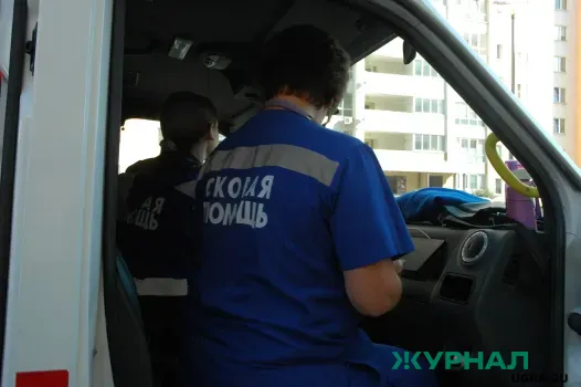 Фельдшеры в Казани спасли мужчину с остановкой сердца в подъезде
