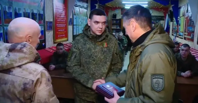 Минниханов наградил татарстанских военнослужащих в зоне СВО медалями и благодарностями