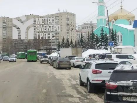В Казани троллейбусы остановились на 1 час из-за неправильной парковки
