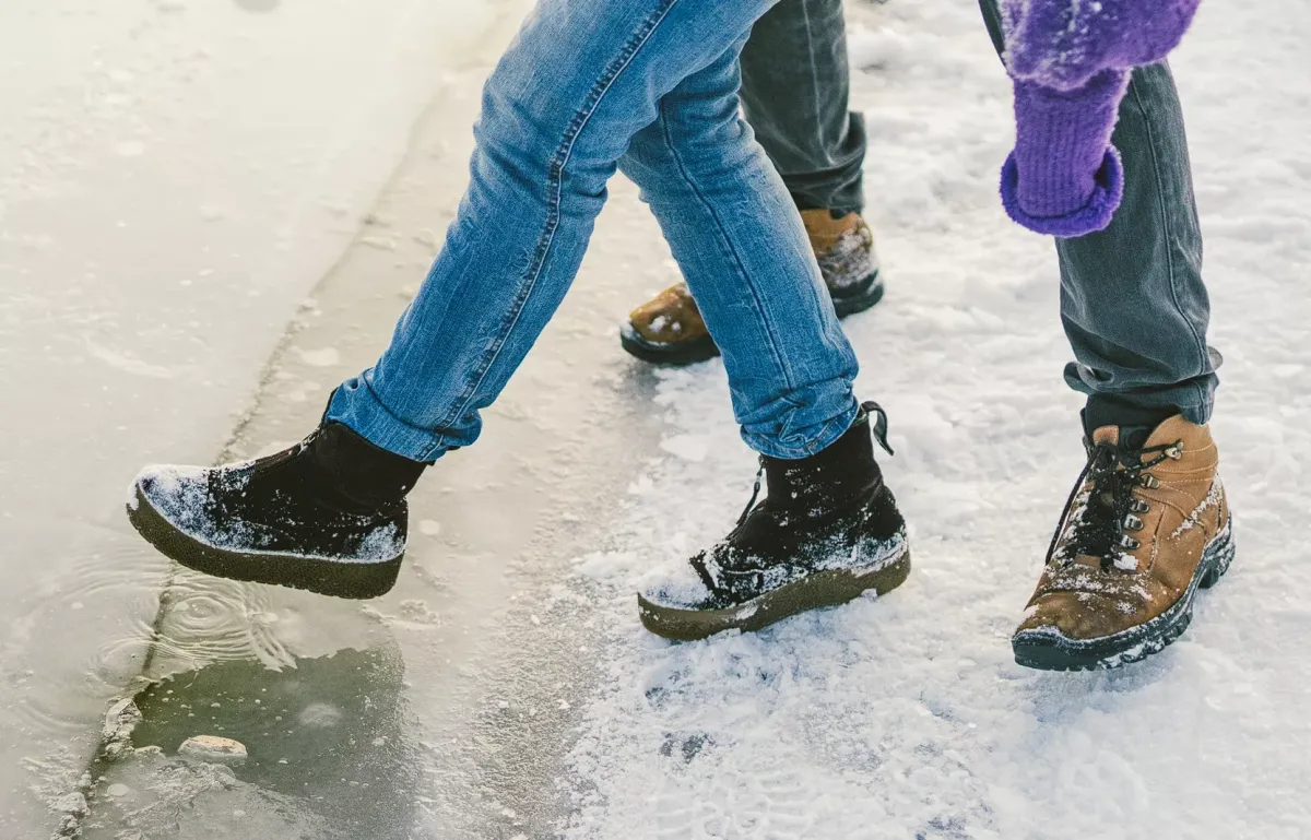 Улучшите сцепление обуви с льдом с помощью картофельного сока за 10 минут