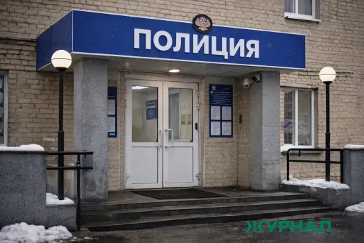 В Набережных Челнах мужчина украл сумку из машины