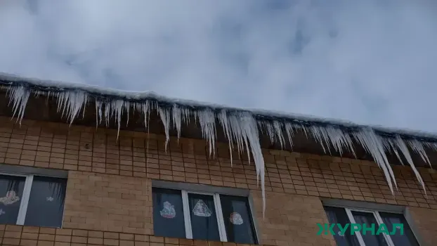 В Зеленодольском районе обрушилась крыша многоквартирного дома из-за снега