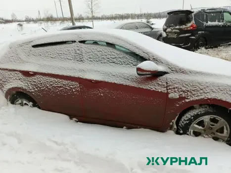 В Казани ночью уберут снег с платных парковок, водителей просят убрать автомобили