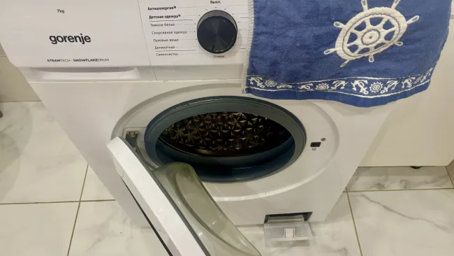 Очистите стиральную машину с помощью хлорки и лимонной кислоты для свежести вещей