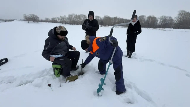 Глава администрации Комсомольского района провел рейд по водоемам Набережных Челнов