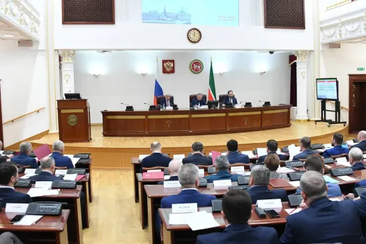 Минниханов обсудил меры по борьбе с подростковой преступностью в Татарстане